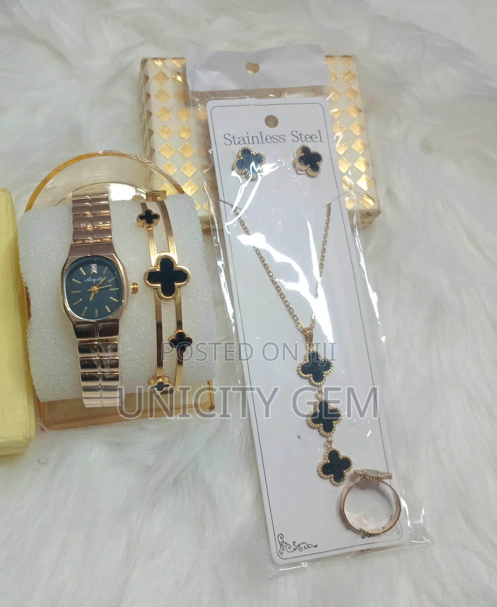 Elegant Jewellery With Wristwatch Combo