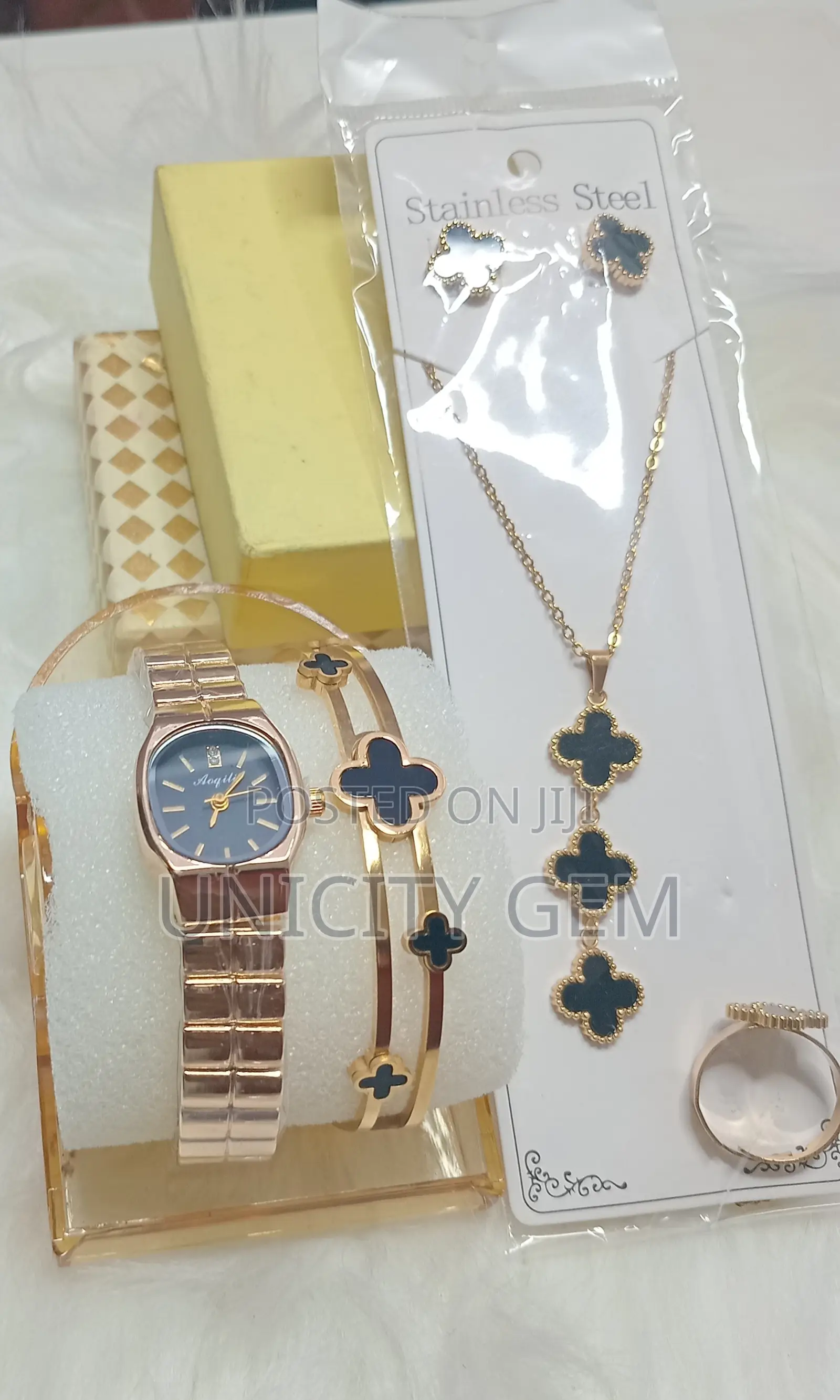Elegant Jewellery With Wristwatch Combo