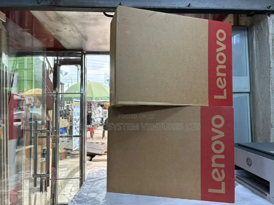 New Laptop Lenovo 8GB Intel Core Ultra 5 SSD 512GB