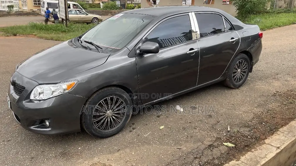 Toyota Corolla LE 4dr Sedan (1.8L 4 cyl 4A) 2009 Gray