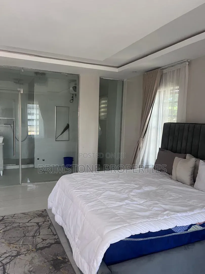 Furnished 3bdrm Apartment in Lekki Phase 1 for sale