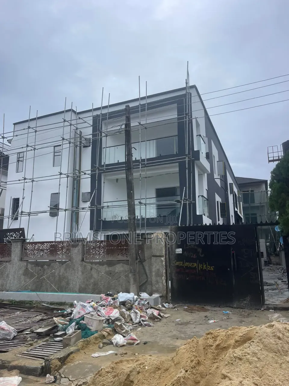 Furnished 3bdrm Apartment in Chevron for rent
