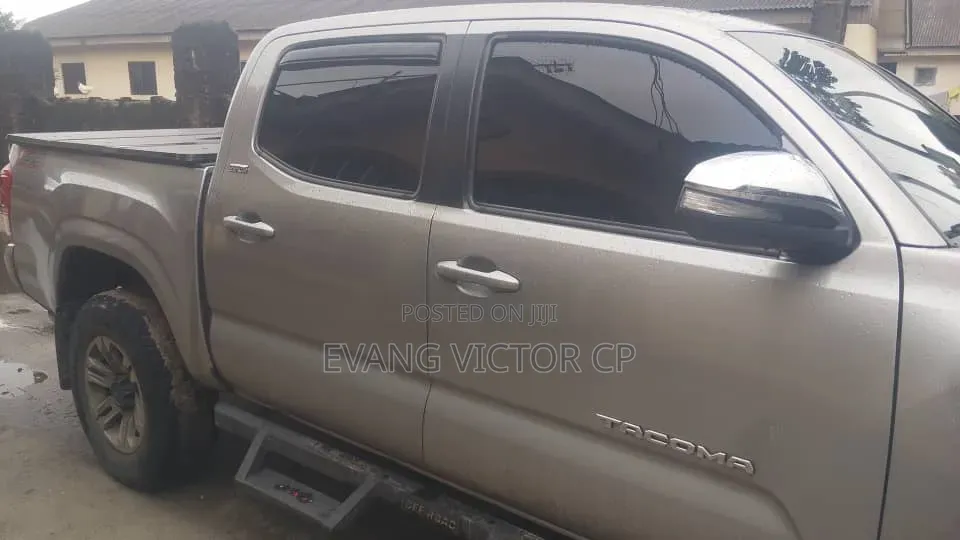 Toyota Tacoma 4dr Double Cab 2016 Gray
