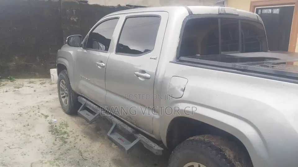 Toyota Tacoma 4dr Double Cab 2016 Gray