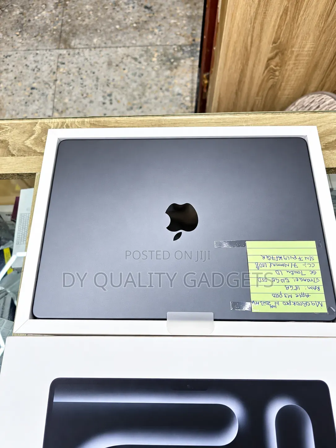 Laptop Apple MacBook Pro 2023 M3 Pro 18GB Apple M3 Pro SSD 512GB