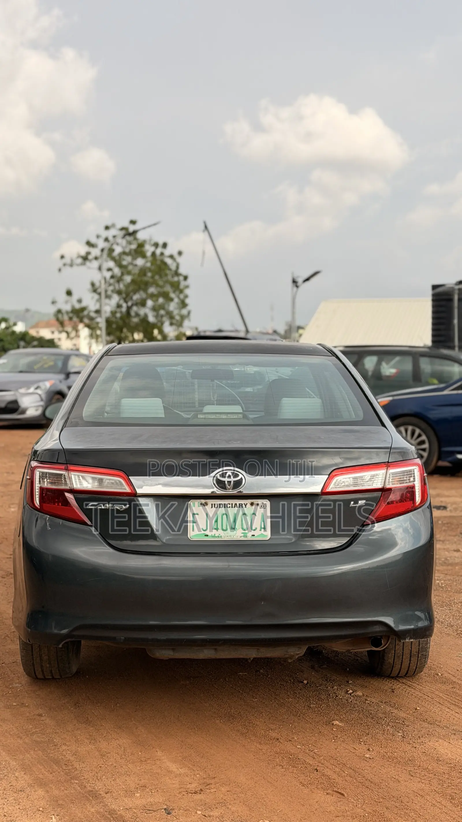 Toyota Camry LE 4dr Sedan (2.5L 4cyl 6A) 2012 Silver