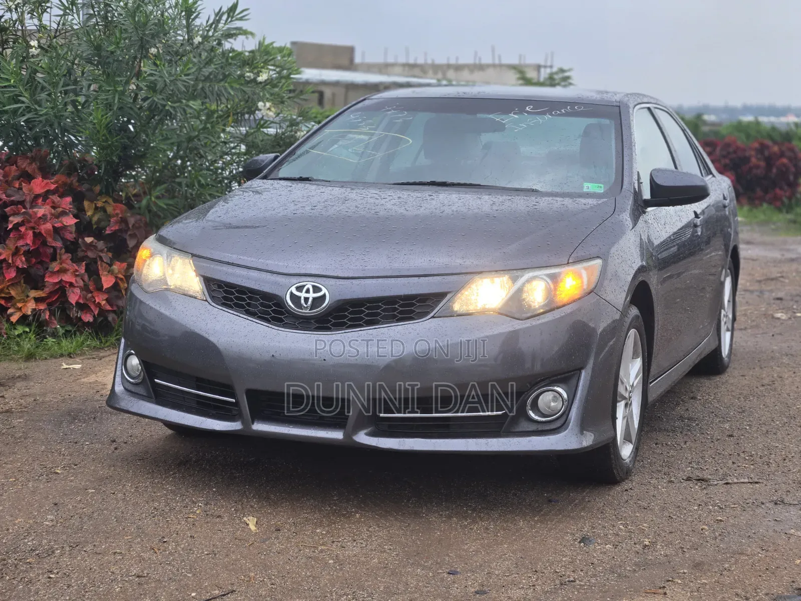 Toyota Camry SE 4dr Sedan (2.5L 4cyl 6A) 2013 Gray