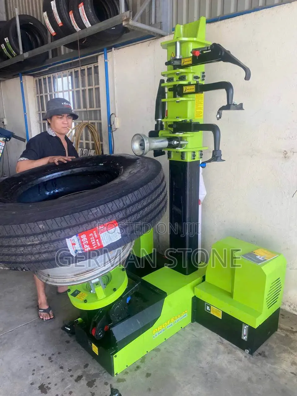 Eurotek Heavy Duty Vertical Truck and Car Tire Changer Machine