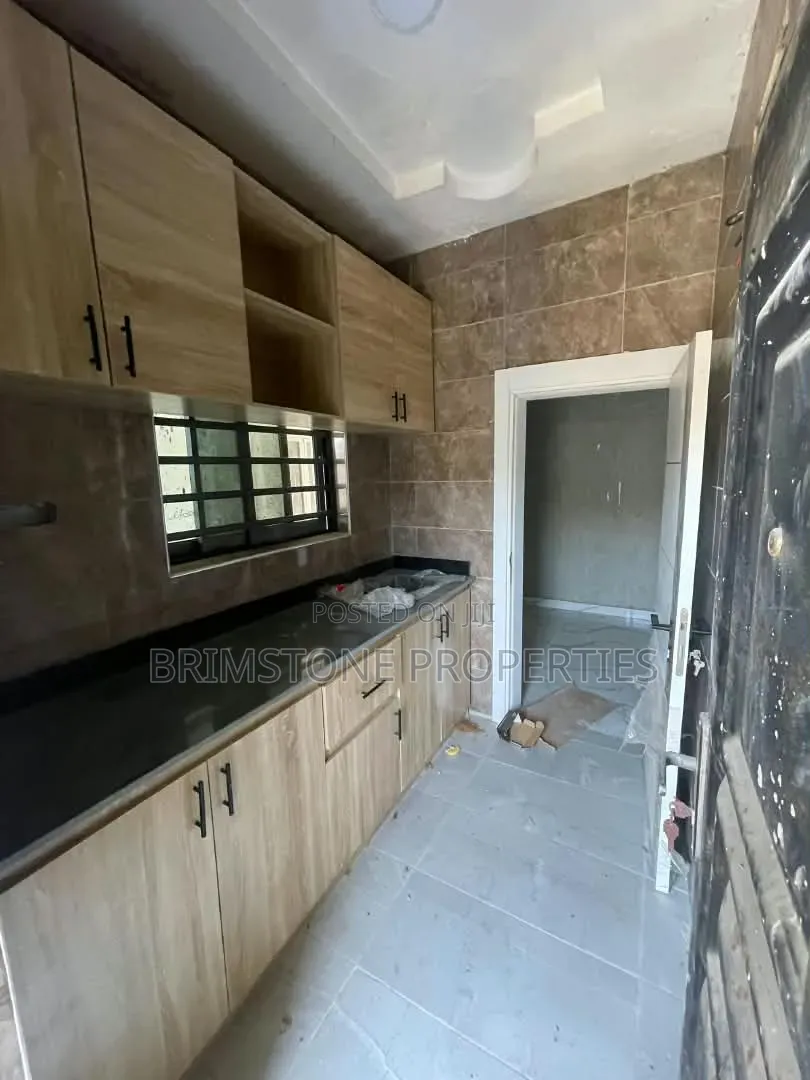 Furnished 2bdrm Apartment in Peninsula Estate for rent