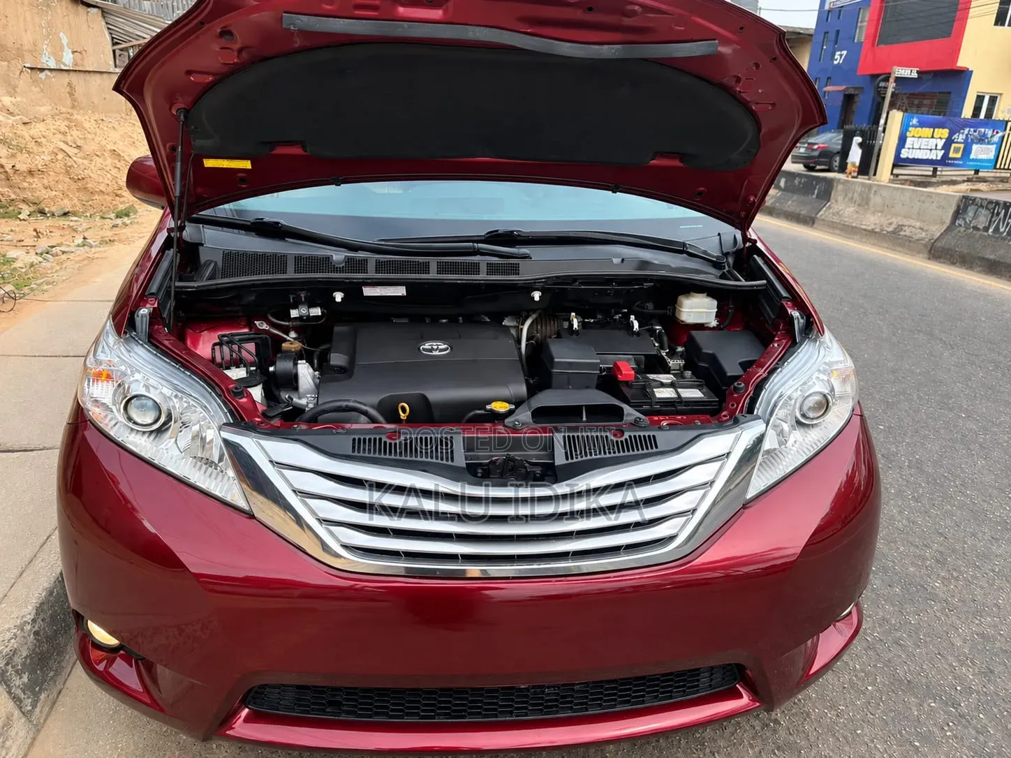 Toyota Sienna XLE 8 Passenger (3.5L 6cyl 6A) 2016 Red
