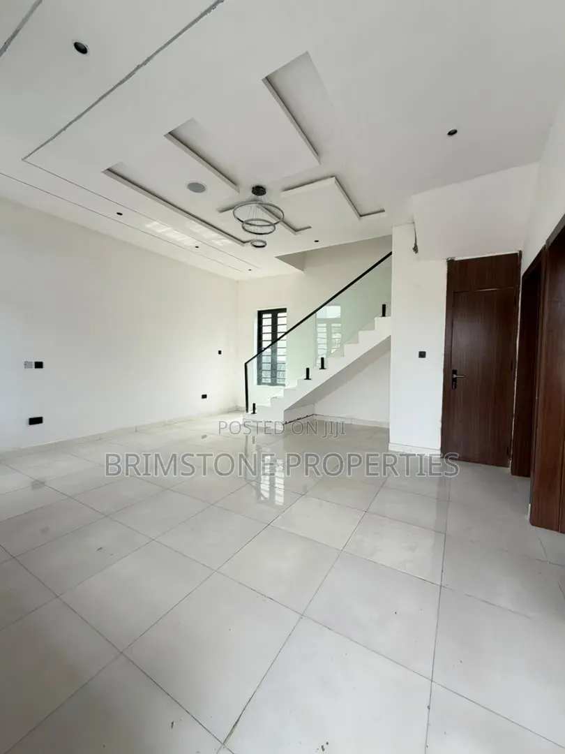 Furnished 3bdrm Duplex in VGC / Ajah for sale