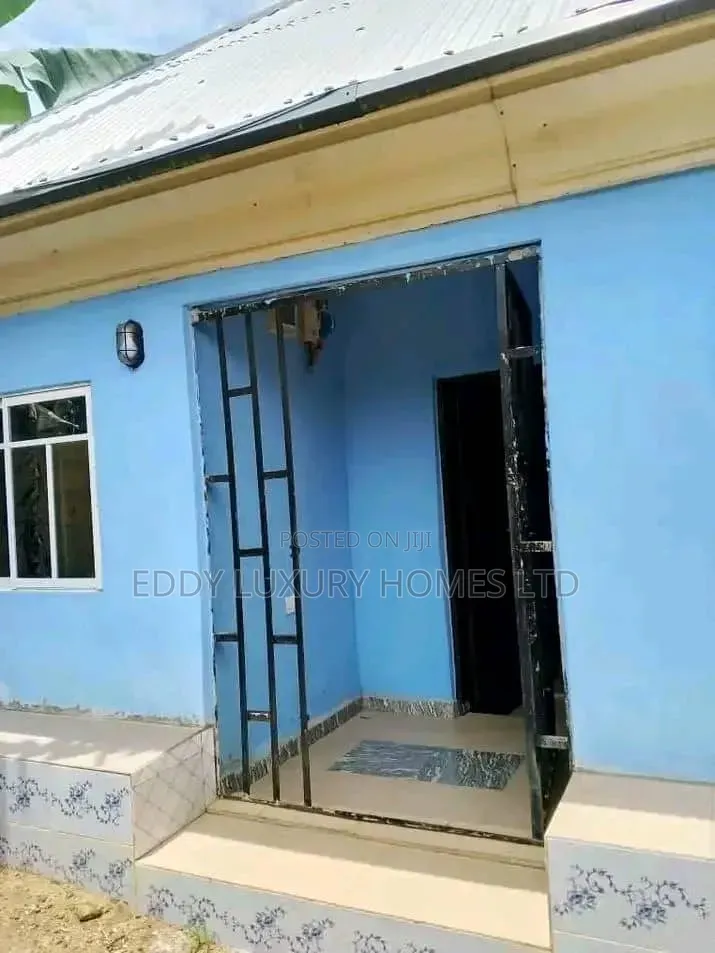 4bdrm Bungalow in Redeem Estate,, Uyo for sale