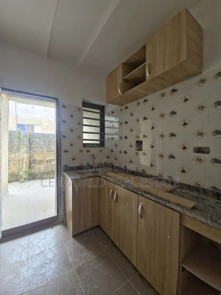 2bdrm Apartment in Joy Close ( Abbey, Akala Express for rent