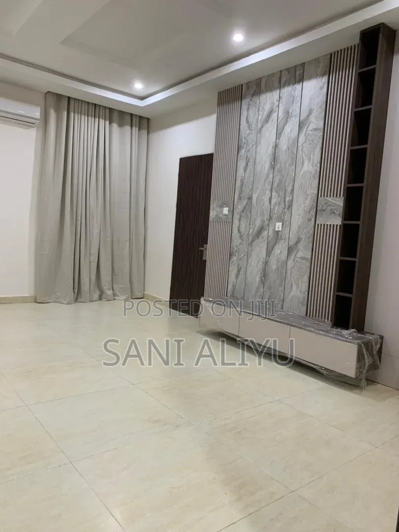 6bdrm Duplex in Abubakar Umar, Katampe Extension for sale