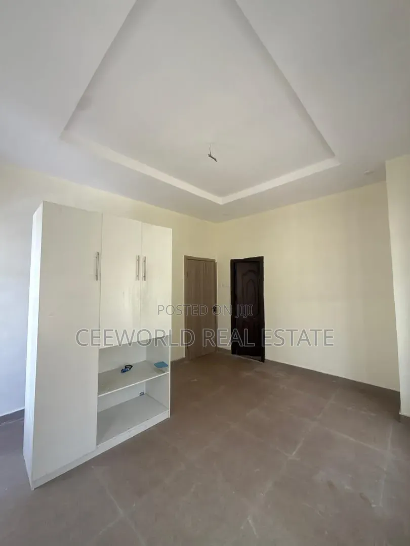 5bdrm Duplex in Kolapo Ishola Gra, Akobo for sale