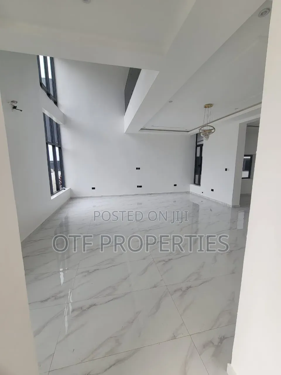 4bdrm Duplex in Idu Industrial for rent