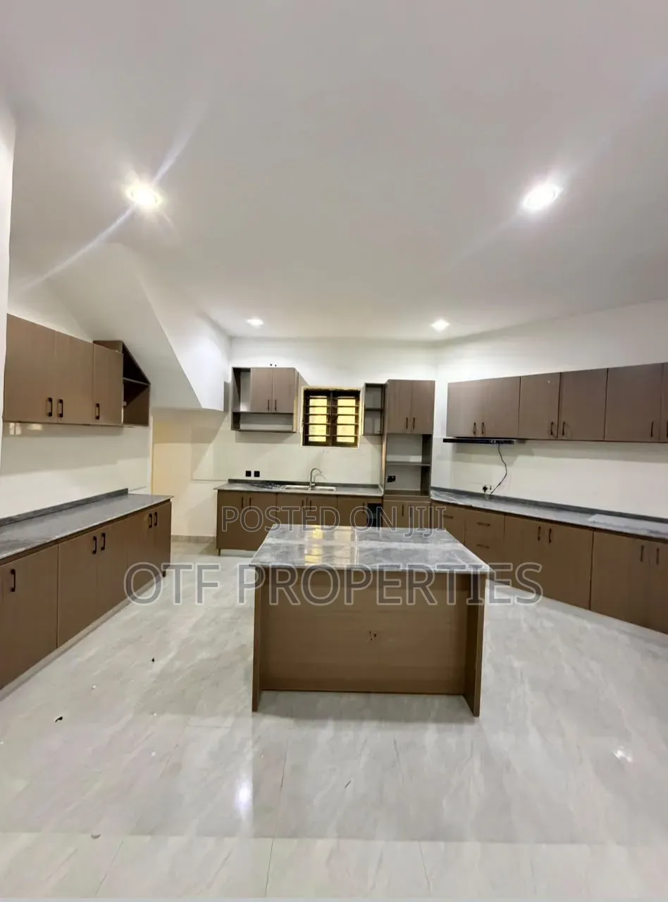 4bdrm Maisonette in Wuye for rent