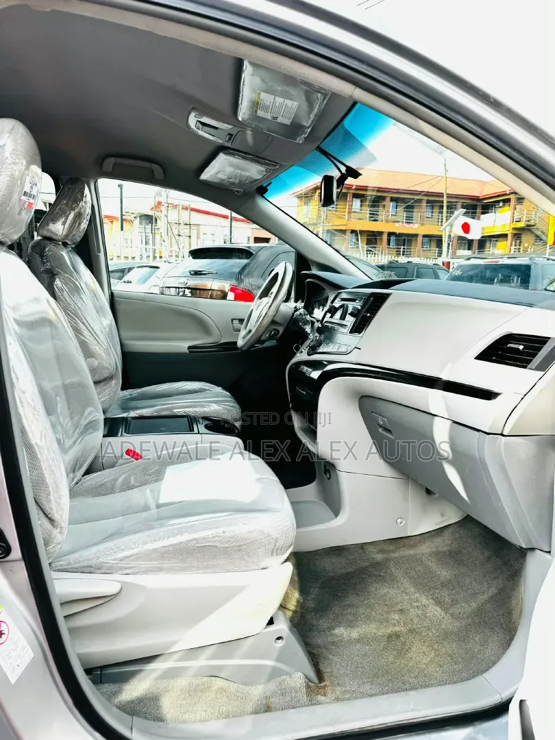 Toyota Sienna 2014 Gray