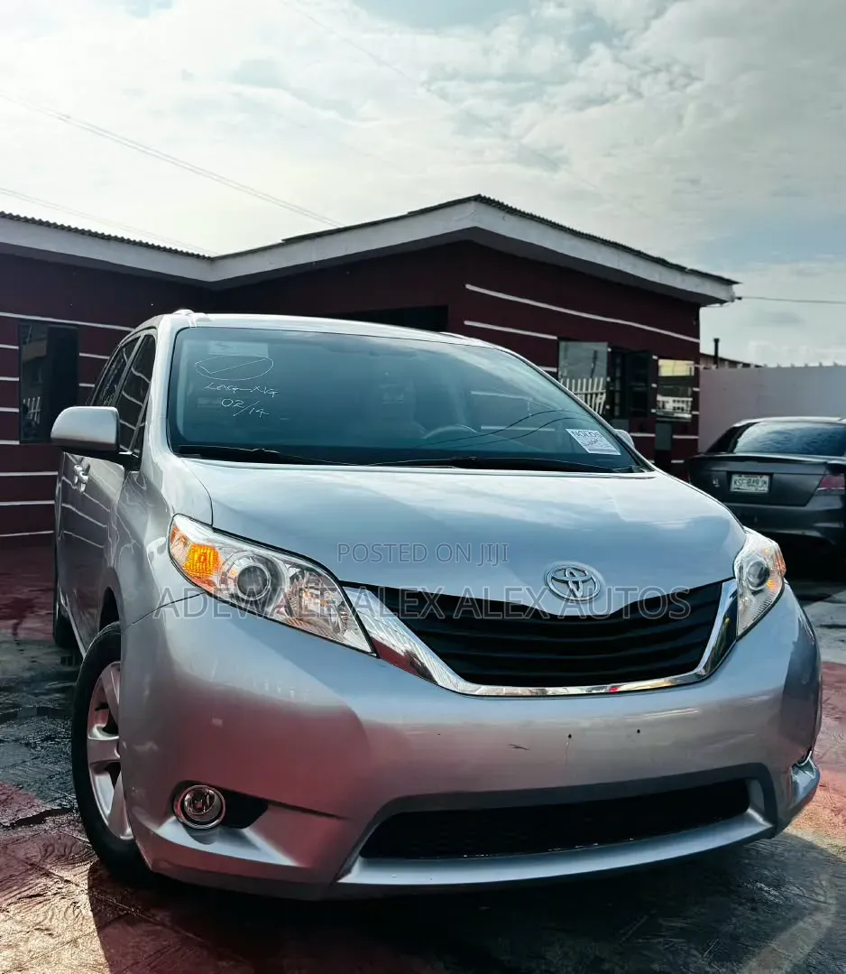 Toyota Sienna 2014 Gray