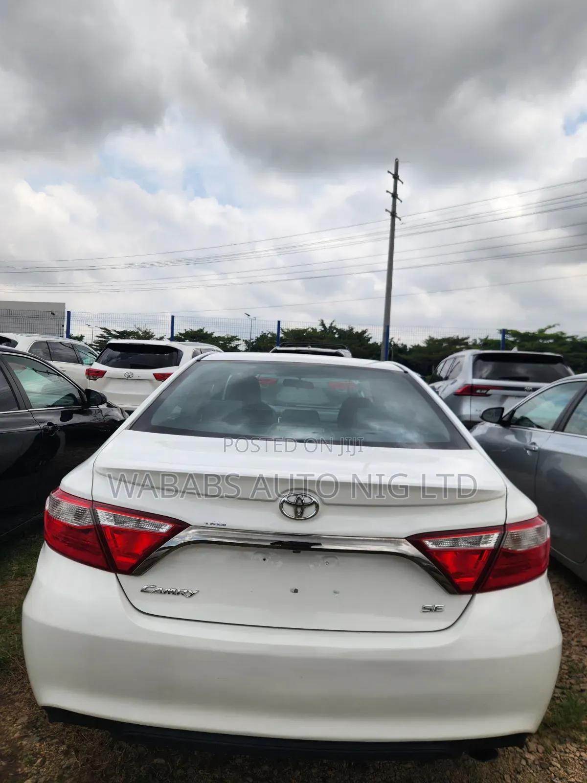 Toyota Camry SE 4dr Sedan (2.5L 4cyl 6A) 2015 White