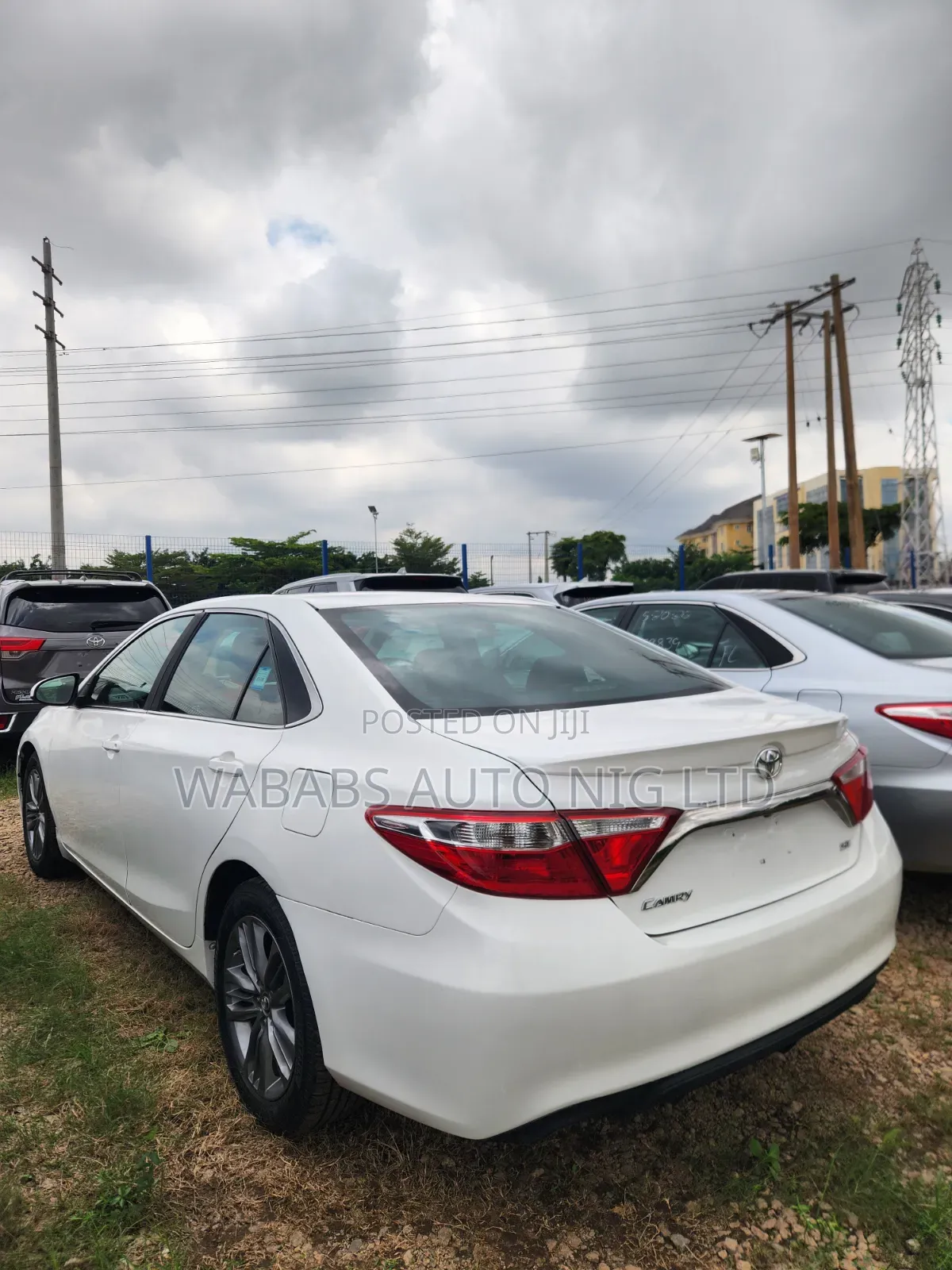 Toyota Camry SE 4dr Sedan (2.5L 4cyl 6A) 2015 White