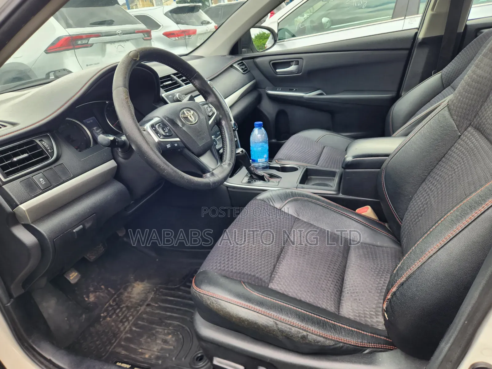 Toyota Camry SE 4dr Sedan (2.5L 4cyl 6A) 2015 White