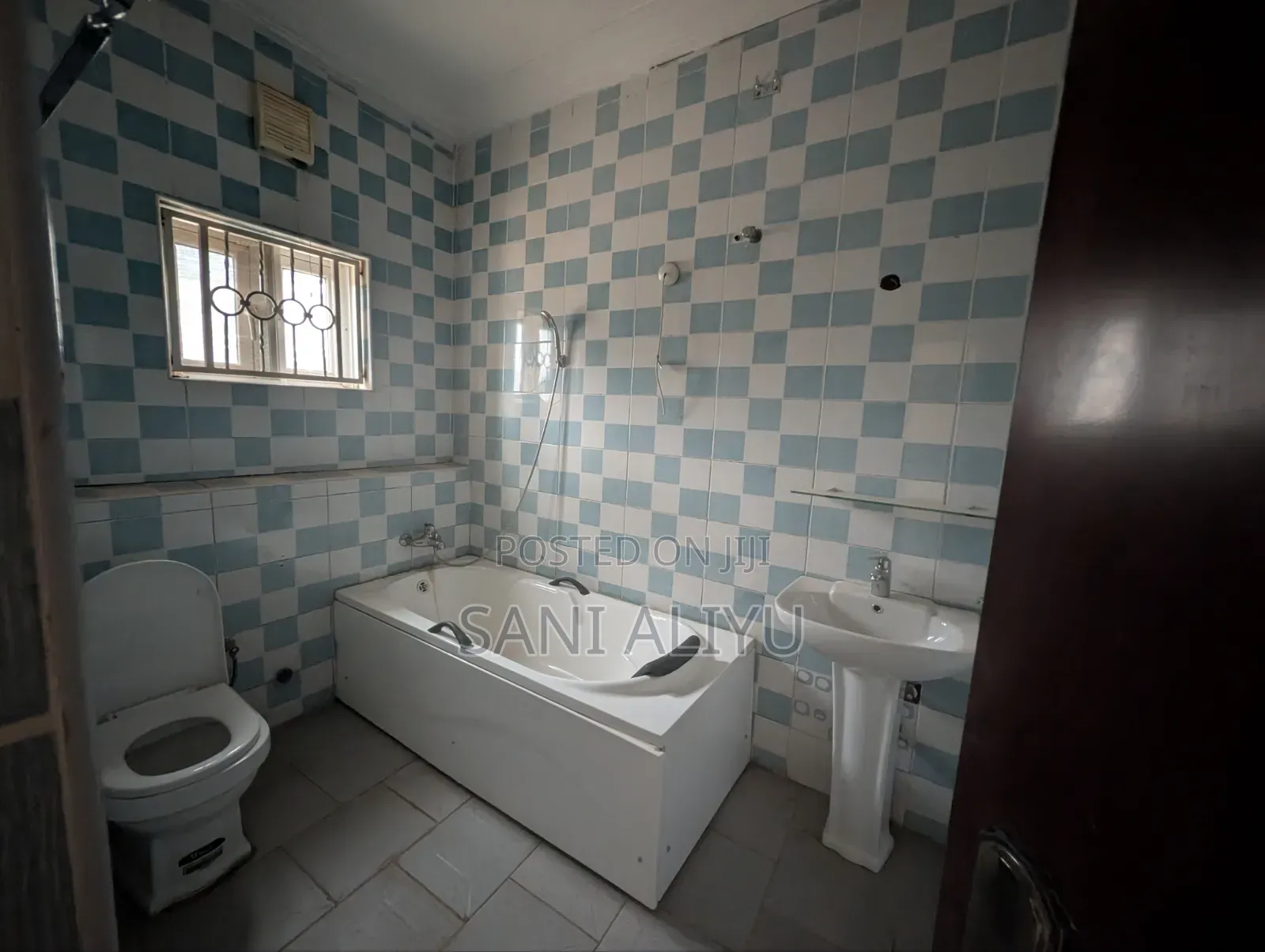 4bdrm Penthouse in Police Estate, Karsana for sale