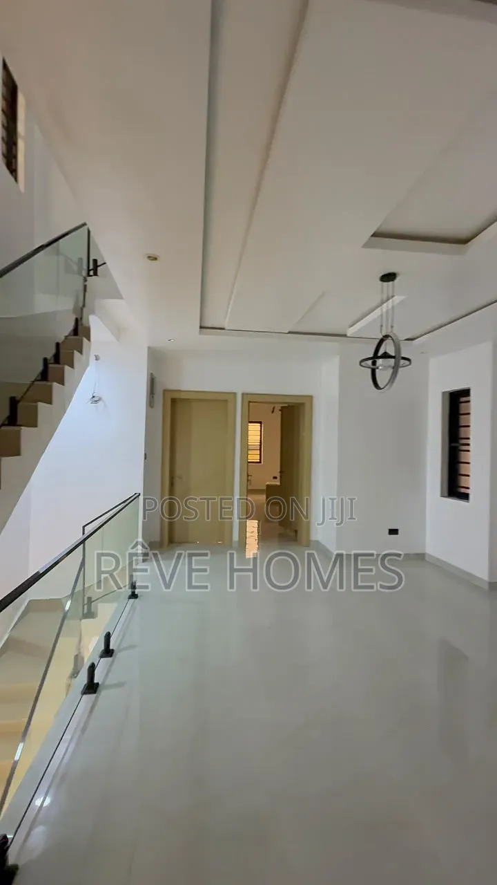5bdrm Duplex in Opebi for sale