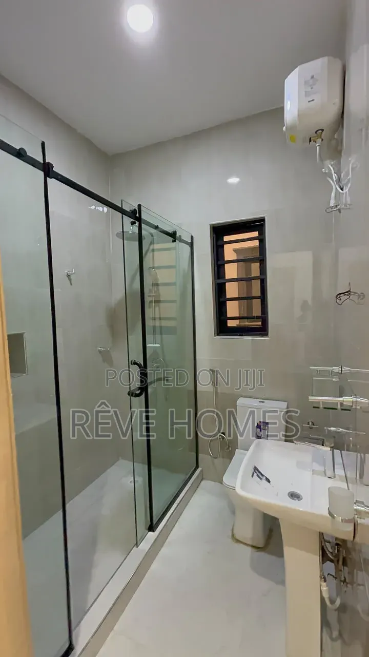 5bdrm Duplex in Opebi for sale