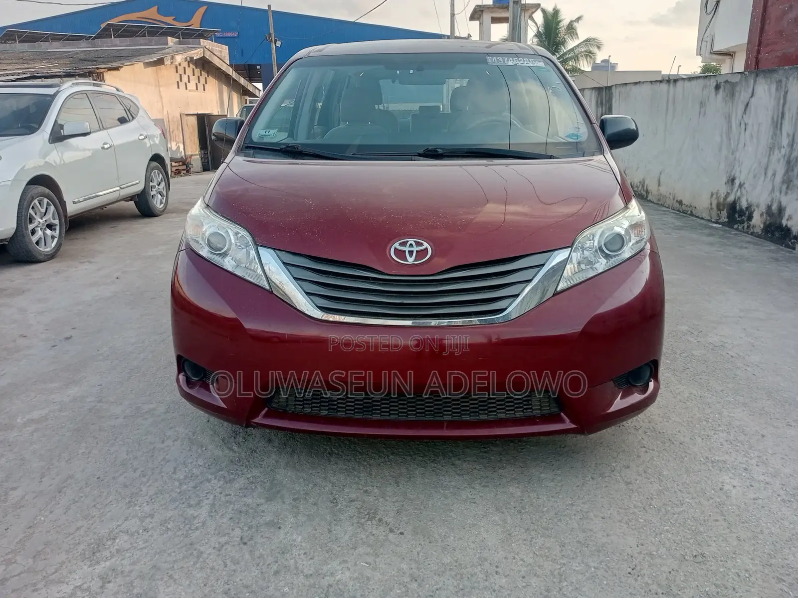 Toyota Sienna LE 7-Passenger 4dr Minivan AWD (3.5L 6cyl 6A) 2014 Red