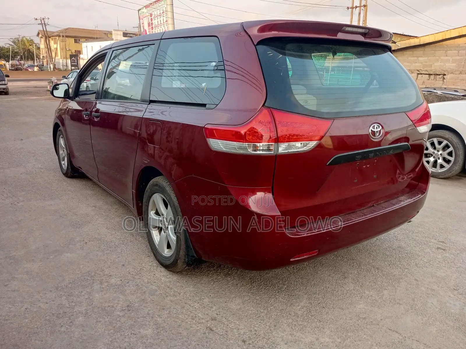 Toyota Sienna LE 7-Passenger 4dr Minivan AWD (3.5L 6cyl 6A) 2014 Red