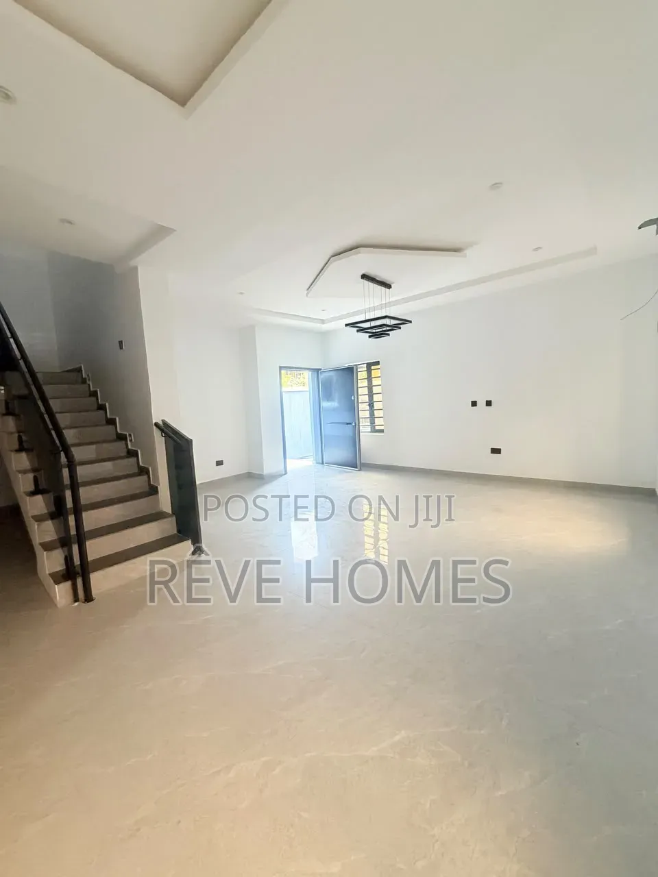 4bdrm Duplex in GRA Phase 1 for sale