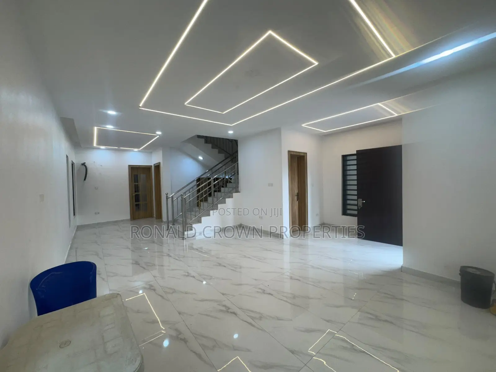 5bdrm Duplex in Adeniyi Jones for sale