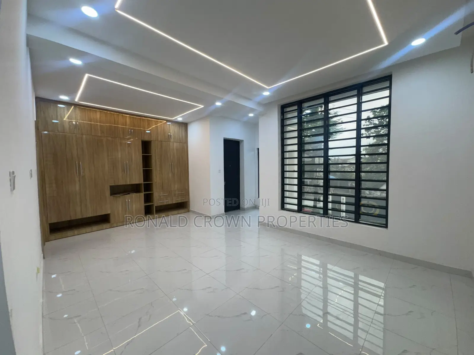 5bdrm Duplex in Adeniyi Jones for sale