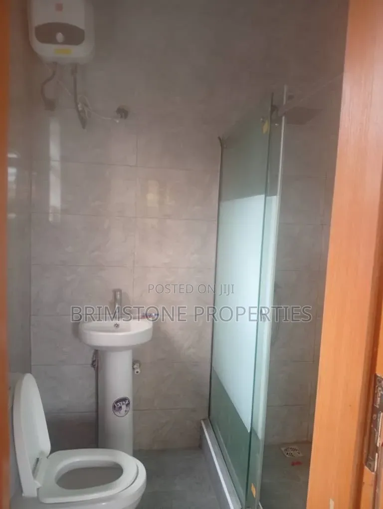 Furnished 2bdrm Apartment in Off Lekki-Epe Expressway for rent