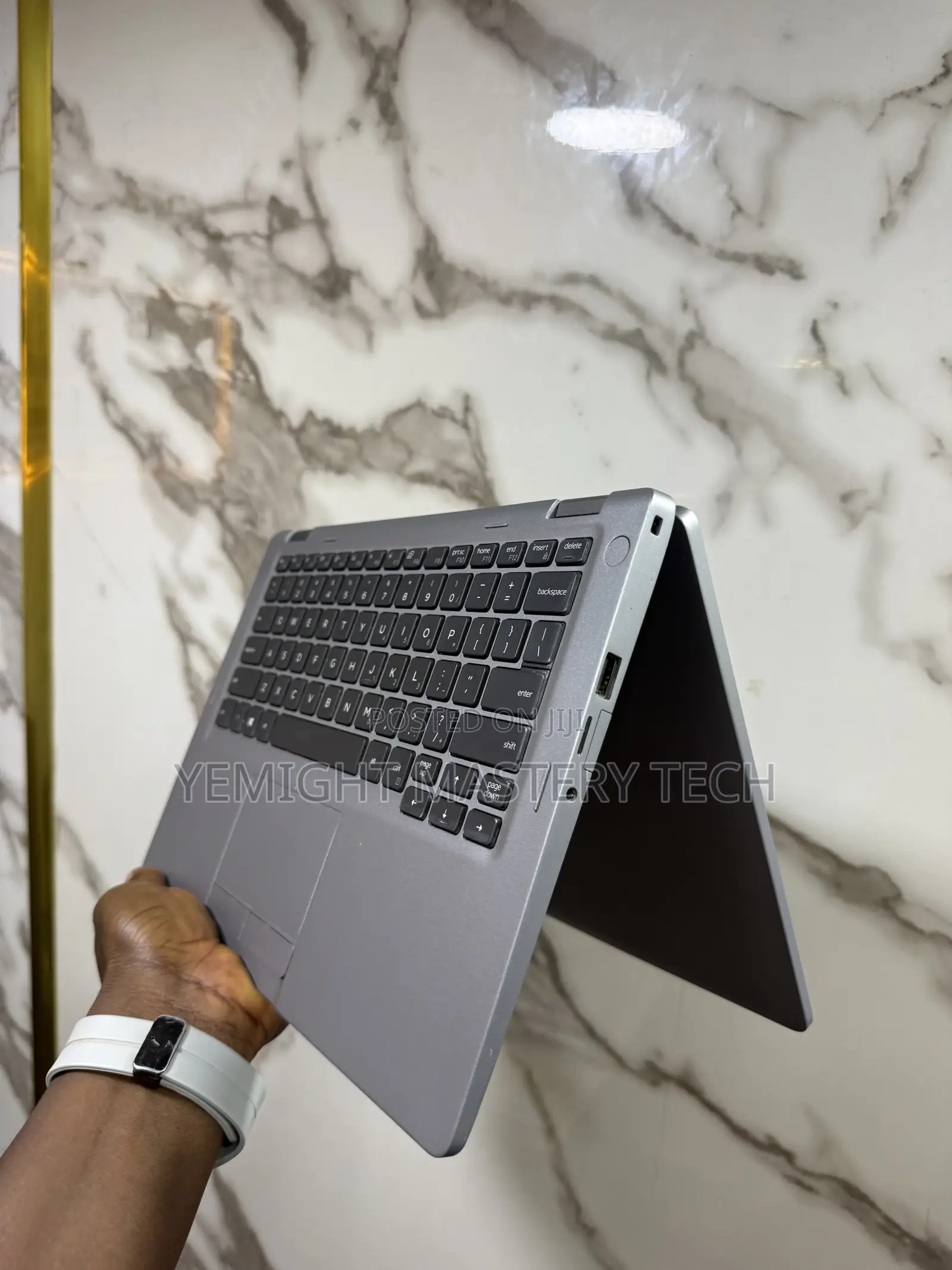 Laptop Dell Latitude 5310 2-in-1 16GB Intel Core i7 SSD 256GB