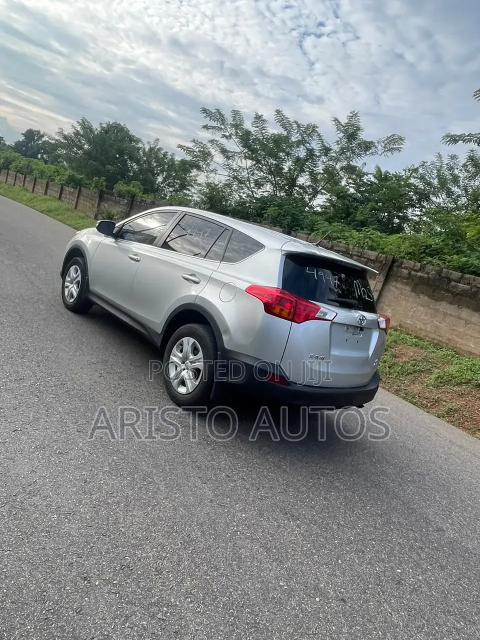 Toyota RAV4 LE 4dr SUV AWD (2.5L 4cyl 6A) 2015 Silver