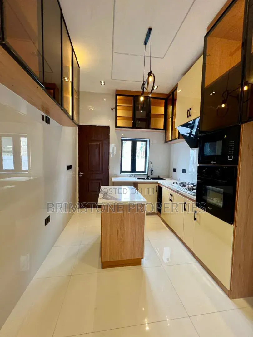 Furnished 4bdrm Duplex in Ikota for sale