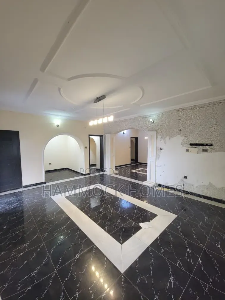 5bdrm Duplex in Bera Estate, Akobo for rent