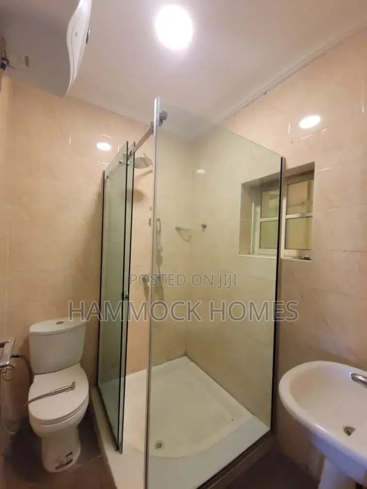 5bdrm Duplex in Bera Estate, Akobo for rent