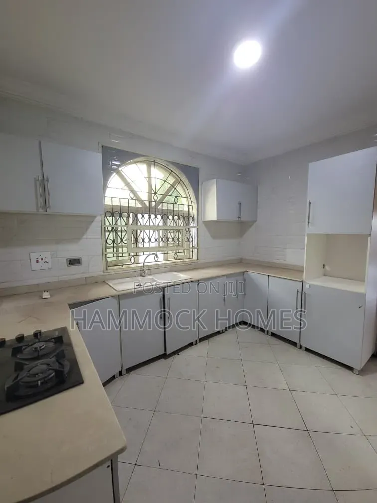 5bdrm Duplex in Bera Estate, Akobo for rent