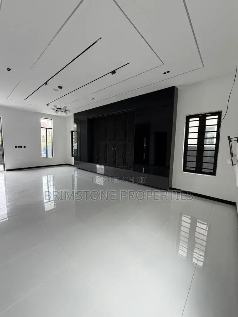 Furnished 4bdrm Duplex in VGC / Ajah for sale