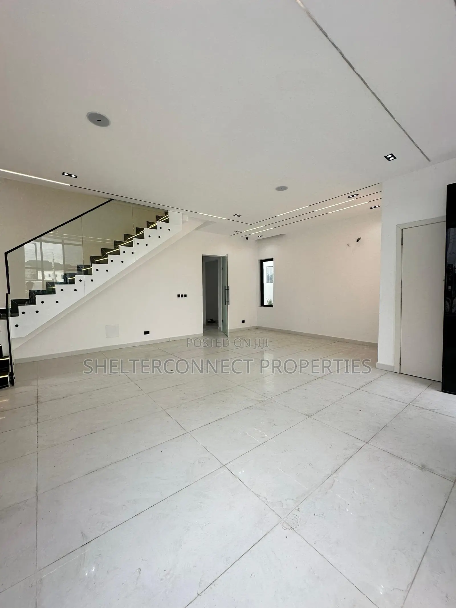 5bdrm Duplex in Orchid Road, Lekki Phase 2 for rent