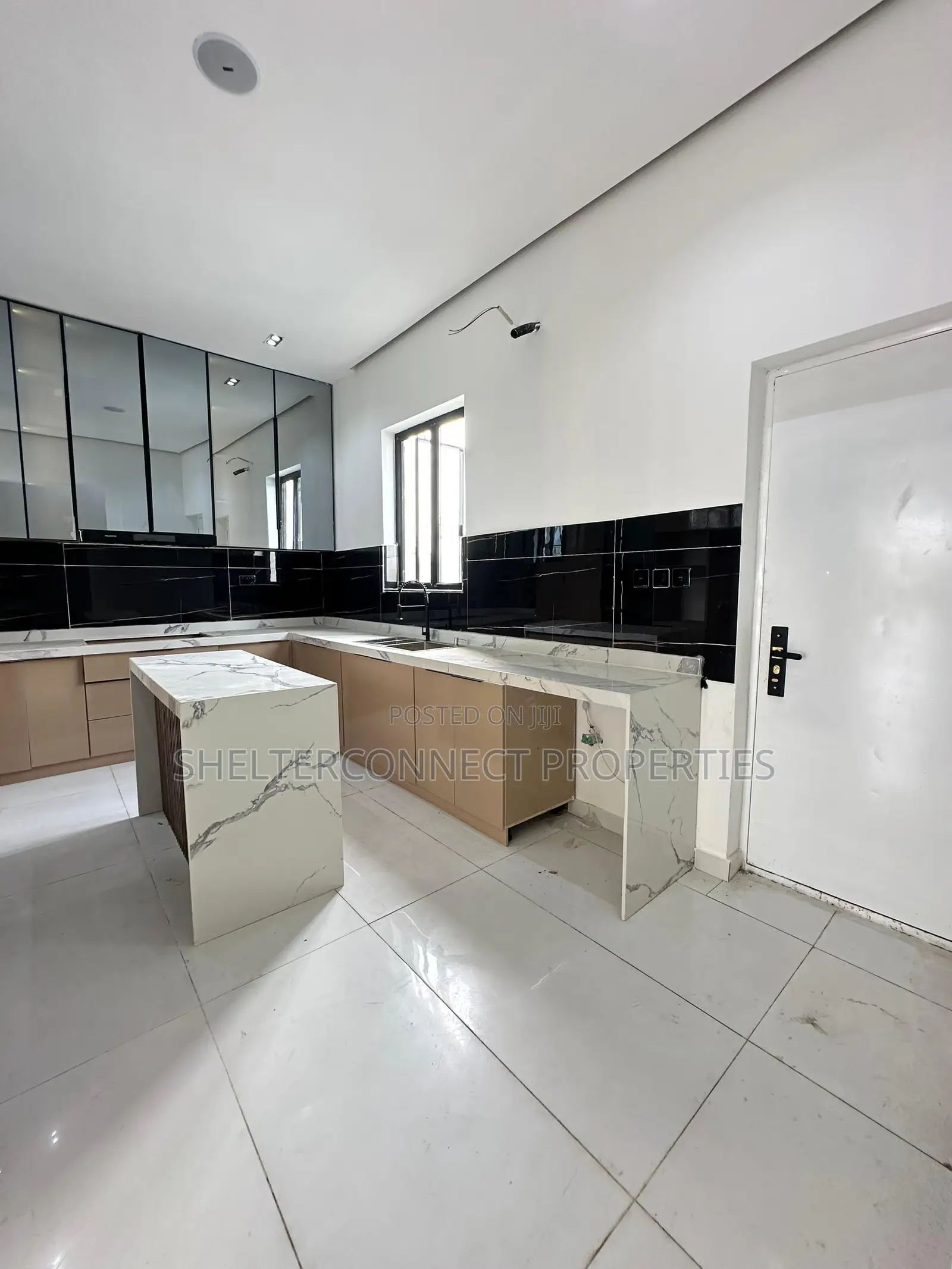 5bdrm Duplex in Orchid Road, Lekki Phase 2 for rent