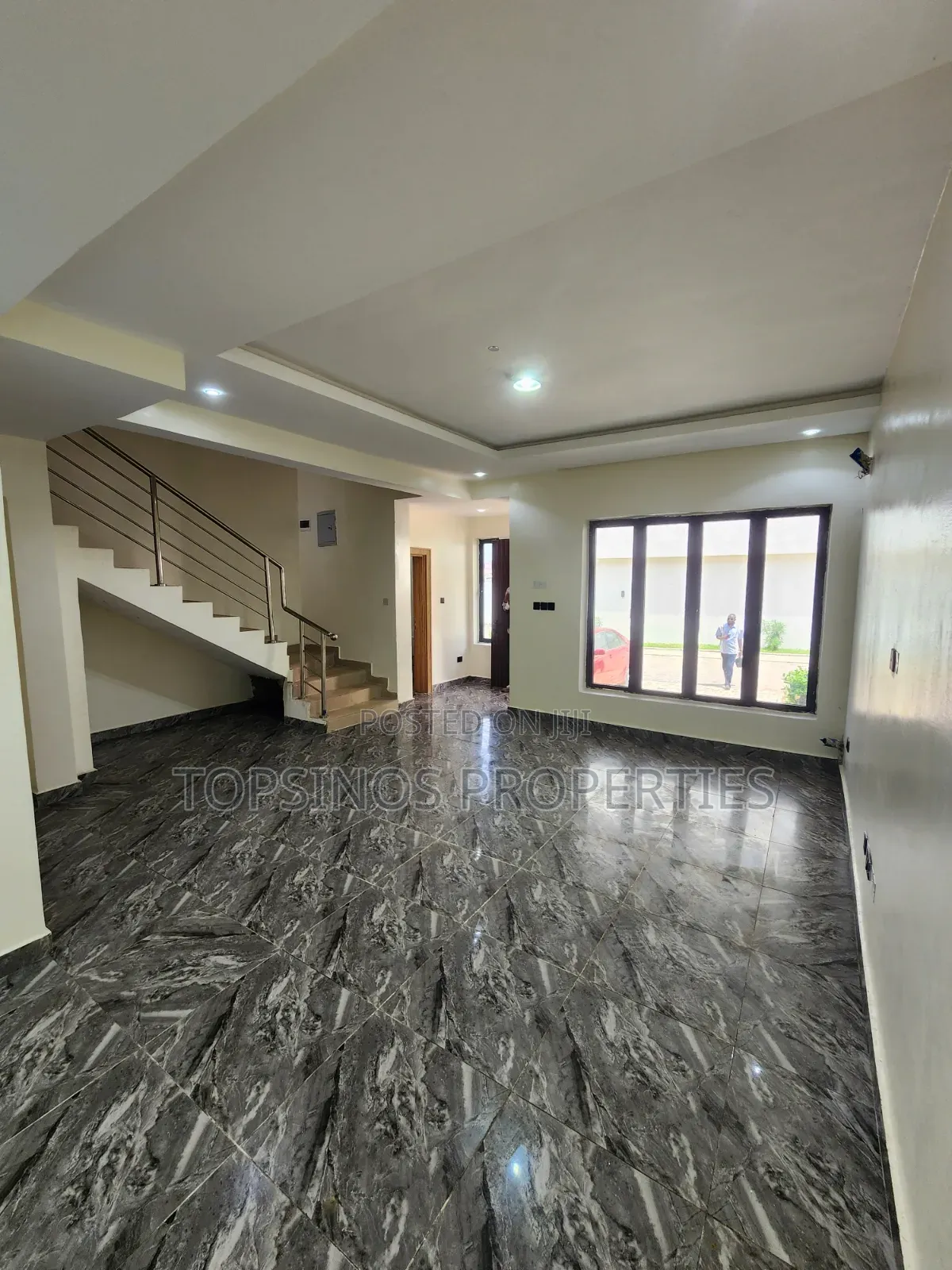 4bdrm Duplex in Life Camp for sale