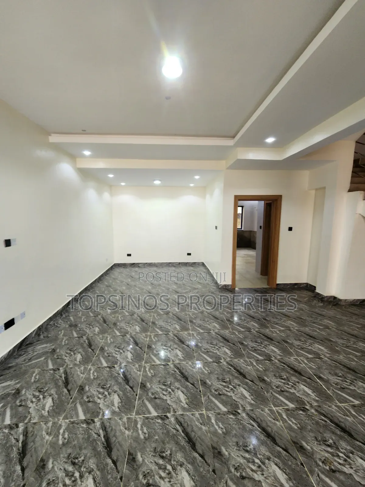 4bdrm Duplex in Life Camp for sale