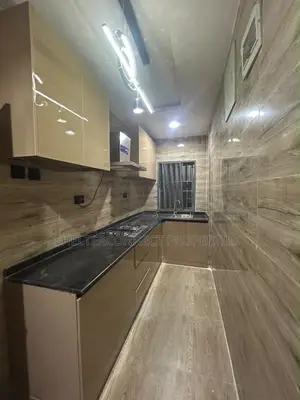 2bdrm Apartment in Lekki Phase 1 for rent