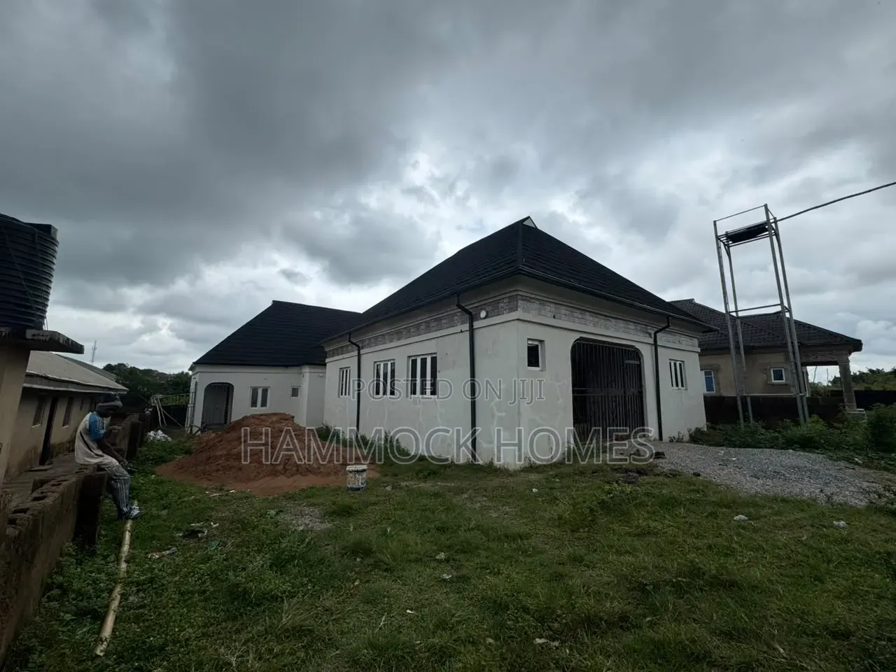 5bdrm Bungalow in Akingbile, Ojoo for sale