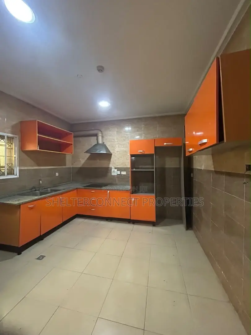 3bdrm Apartment in Lekki Phase 1 for rent