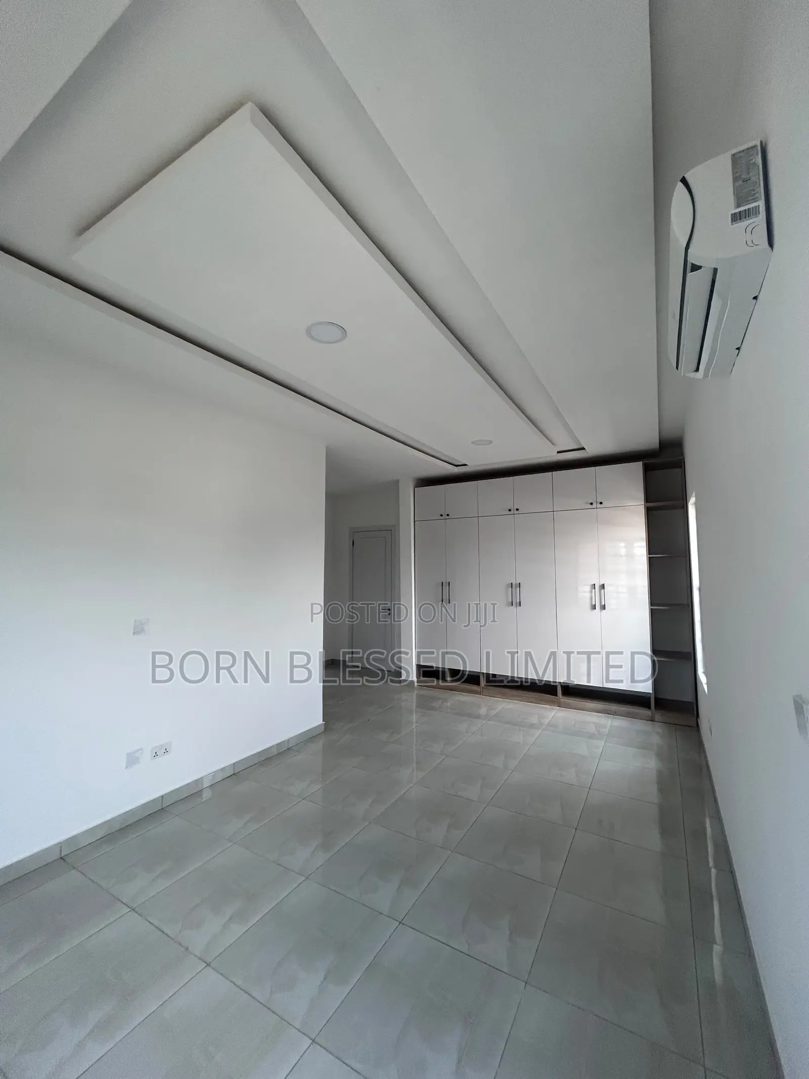 3bdrm Block of Flats in Victoria Island for rent